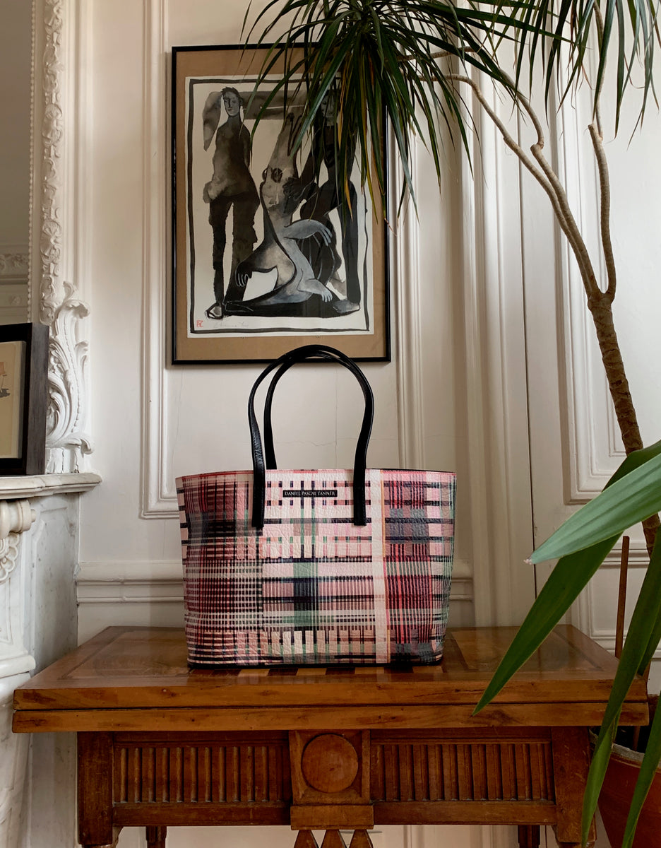 NULLUS】TANNER LEATHER TOTE BAG Leather Tanner Tote Bag. A high